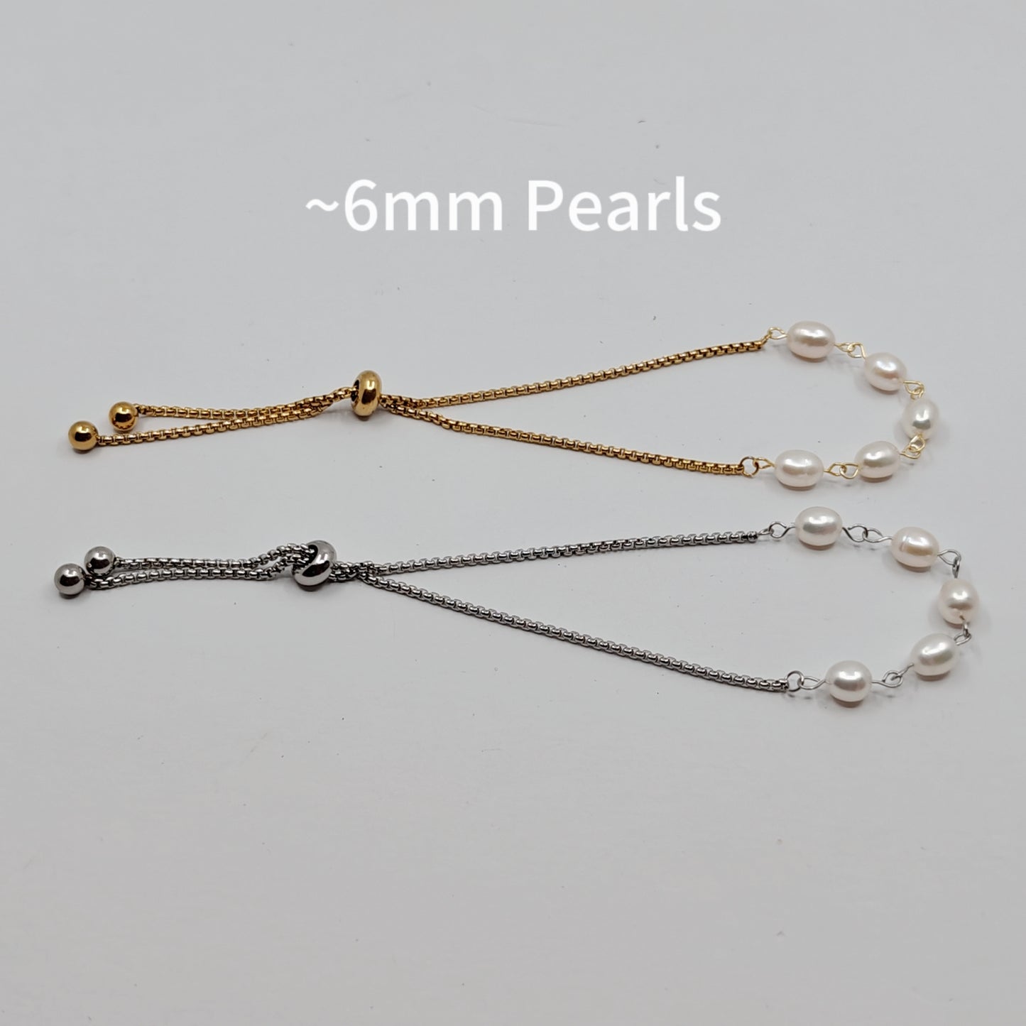 Picture illustrating pearl bracelets in gold and silver color made with  6mm pearls.